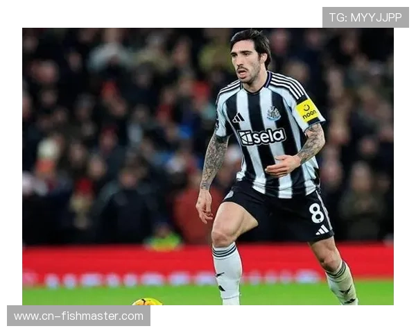 吉马良斯中圈吊射破门，折射中场进攻参与度提升